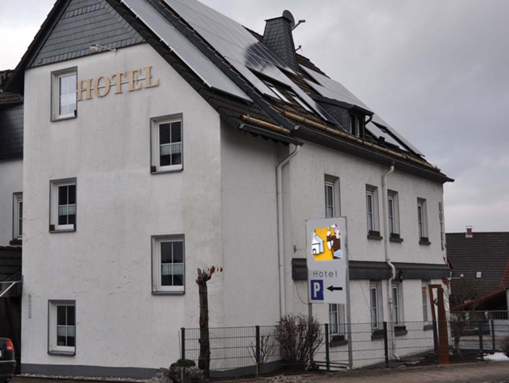 Hotel Am Maibaum Neuenrade Kültér fotó